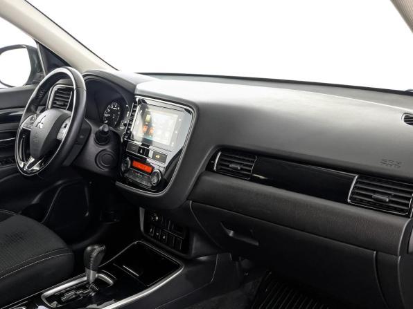 Mitsubishi Outlander III Рестайлинг 3 с пробегом 2019 года, цена 2 390 000 рублей, 53425 км, внедорожник, Автокод Объявления