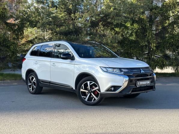 Mitsubishi Outlander III Рестайлинг 3 с пробегом 2021 года, цена 2 499 000 рублей, 128126 км, внедорожник, Автокод Объявления