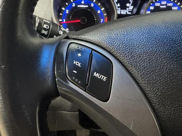 Hyundai Elantra V (MD) Рестайлинг с пробегом 2014 года, цена 1 045 000 рублей, 181577 км, седан, Автокод Объявления