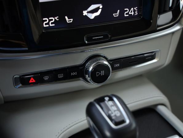 Volvo V90 Cross Country I с пробегом 2017 года, цена 3 206 000 рублей, 137989 км, универсал, Автокод Объявления