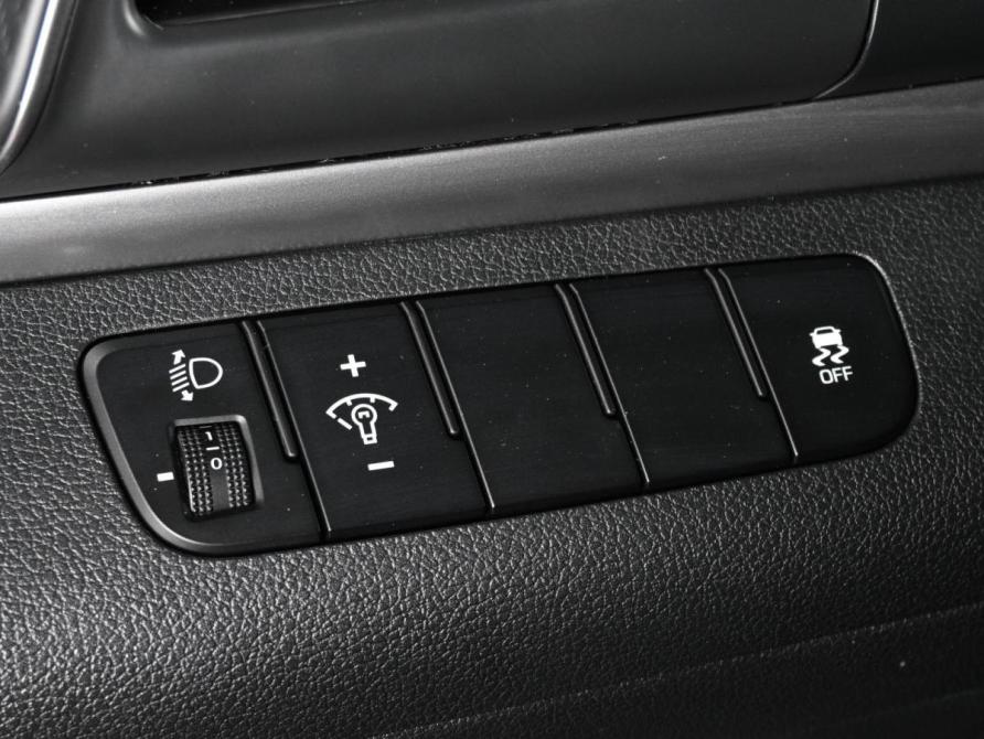 Hyundai Elantra VI (AD) Рестайлинг Ростов-на-Дону  - изображение 19