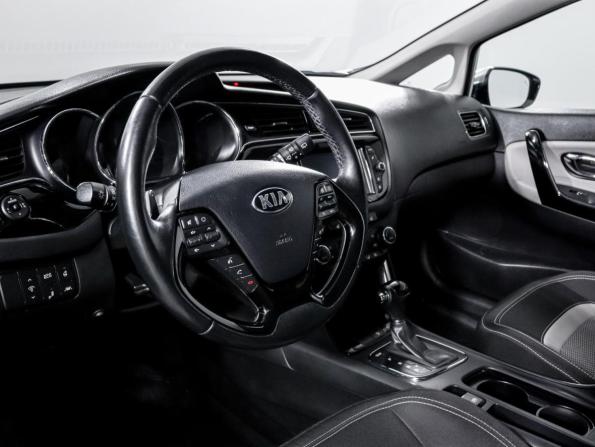 Kia Ceed II Рестайлинг с пробегом 2018 года, цена 1 300 000 рублей, 215836 км, универсал, Автокод Объявления