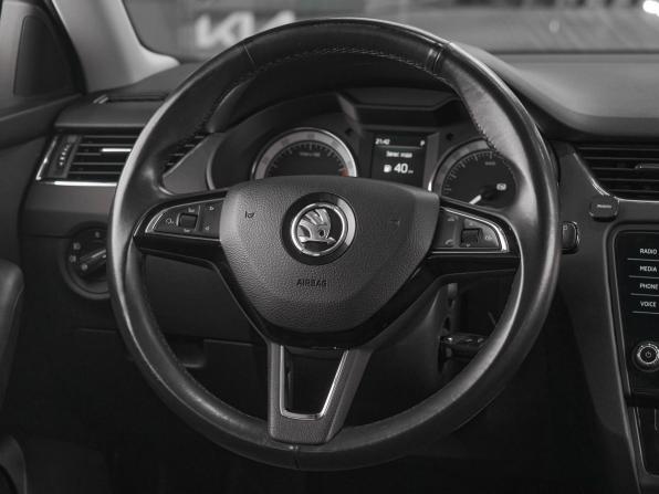 Skoda Octavia III (A7) Рестайлинг с пробегом 2017 года, цена 1 499 000 рублей, 151400 км, лифтбек, Автокод Объявления