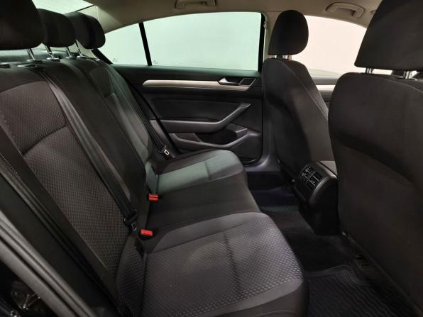 Volkswagen Passat B8 с пробегом 2017 года, цена 1 848 000 рублей, 160438 км, седан, Автокод Объявления