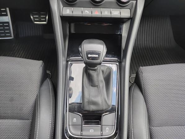 Skoda Karoq I с пробегом 2021 года, цена 2 239 800 рублей, 118828 км, внедорожник, Автокод Объявления