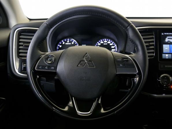 Mitsubishi Outlander III Рестайлинг 3 с пробегом 2022 года, цена 2 525 000 рублей, 33092 км, внедорожник, Автокод Объявления