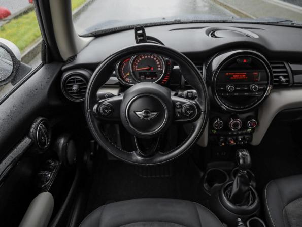 Mini Hatch III (F55/F56) с пробегом 2016 года, цена 1 449 000 рублей, 156801 км, хэтчбек, Автокод Объявления