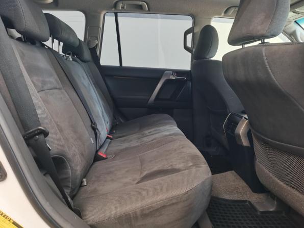 Toyota Land Cruiser Prado 150 Series с пробегом 2010 года, цена 2 390 000 рублей, 334320 км, внедорожник, Автокод Объявления