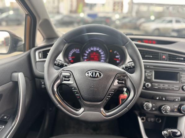Kia Ceed II Рестайлинг с пробегом 2017 года, цена 1 349 000 рублей, 122300 км, универсал, Автокод Объявления