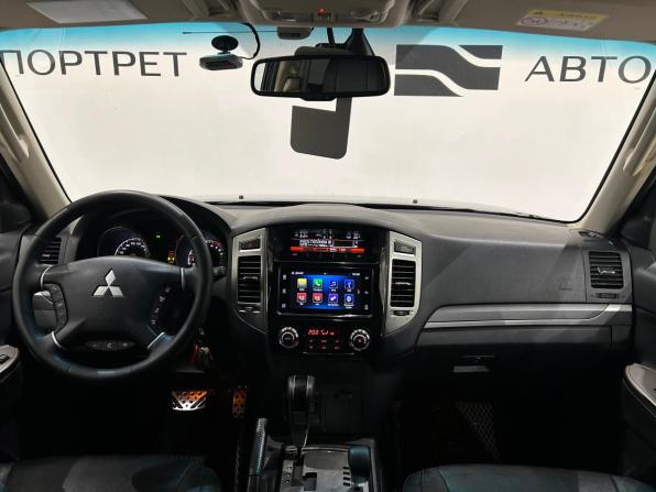 Mitsubishi Pajero IV Рестайлинг 2 с пробегом 2015 года, цена 1 999 000 рублей, 268216 км, внедорожник, Автокод Объявления