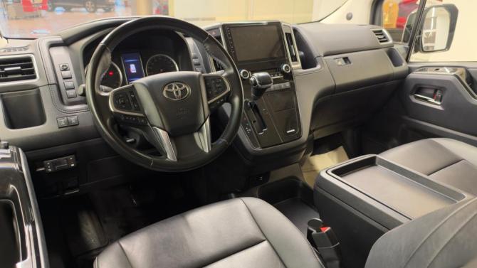 Toyota HiAce H300 с пробегом 2020 года, цена 5 790 000 рублей, 92225 км, минивэн, Автокод Объявления
