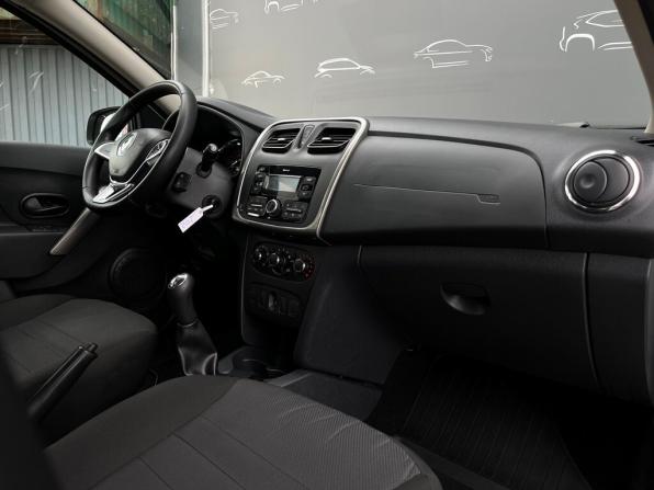 Renault Logan II Рестайлинг с пробегом 2019 года, цена 719 700 рублей, 125571 км, седан, Автокод Объявления