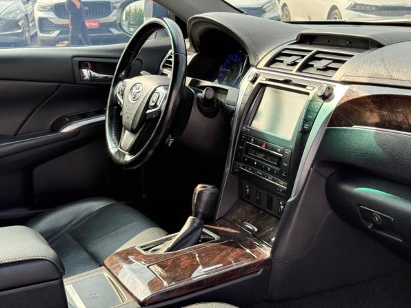 Toyota Camry VII (XV50) Рестайлинг с пробегом 2016 года, цена 1 820 000 рублей, 236466 км, седан, Автокод Объявления