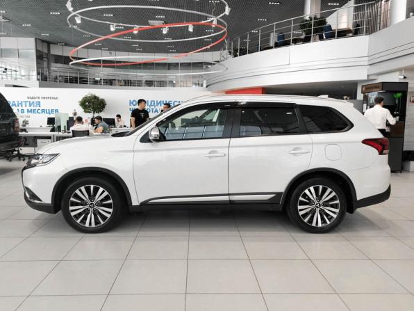 Mitsubishi Outlander III Рестайлинг 3 с пробегом 2020 года, цена 2 599 000 рублей, 74016 км, внедорожник, Автокод Объявления