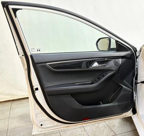 JAC J7 I с пробегом 2021 года, цена 910 000 рублей, 119786 км, хэтчбек, Автокод Объявления