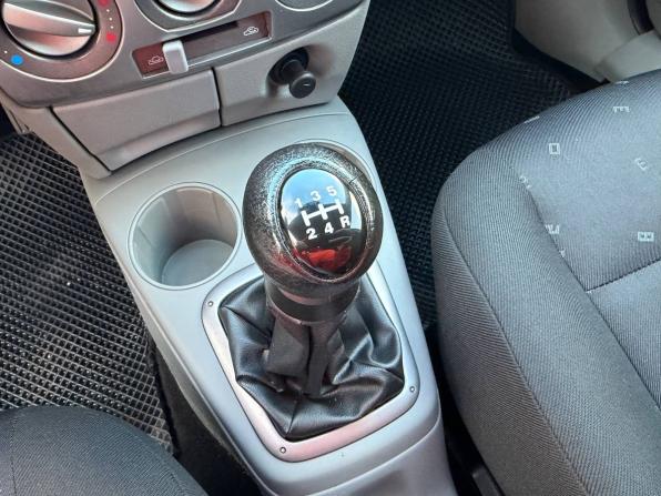 Mazda 2 I (DY) с пробегом 2004 года, цена 285 000 рублей, 181187 км, хэтчбек, Автокод Объявления