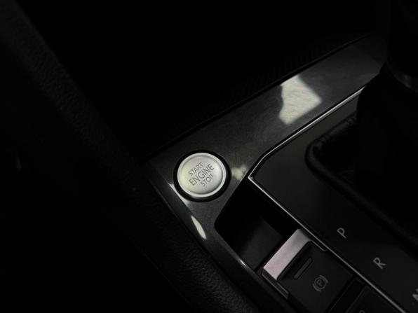 Volkswagen Tiguan II с пробегом 2018 года, цена 2 500 000 рублей, 144000 км, внедорожник, Автокод Объявления