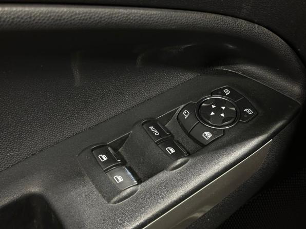 Ford EcoSport II Рестайлинг с пробегом 2018 года, цена 1 350 000 рублей, 130030 км, внедорожник, Автокод Объявления