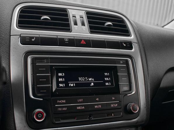 Volkswagen Polo V Рестайлинг с пробегом 2019 года, цена 1 210 000 рублей, 152044 км, седан, Автокод Объявления