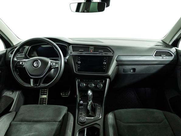 Volkswagen Tiguan II с пробегом 2018 года, цена 2 199 700 рублей, 209844 км, внедорожник, Автокод Объявления