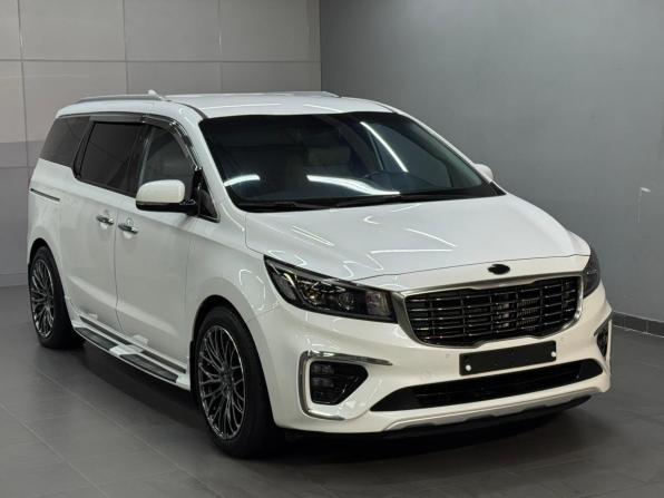 Kia Carnival III с пробегом 2019 года, цена 2 697 000 рублей, 105000 км, минивэн, Автокод Объявления