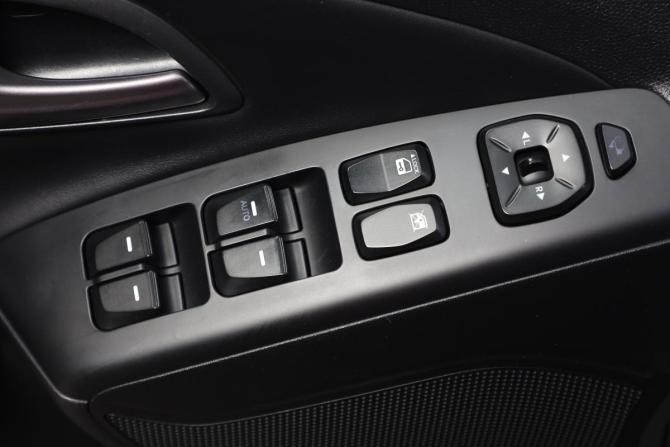 Hyundai ix35 I Рестайлинг с пробегом 2013 года, цена 1 799 000 рублей, 120900 км, внедорожник, Автокод Объявления