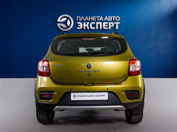 Renault Sandero II с пробегом 2015 года, цена 1 090 000 рублей, 61740 км, хэтчбек, Автокод Объявления