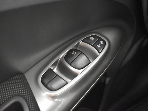 Nissan Juke I с пробегом 2012 года, цена 975 000 рублей, 139408 км, внедорожник, Автокод Объявления