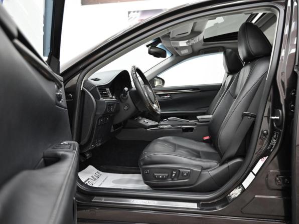 Lexus ES VI с пробегом 2014 года, цена 1 349 000 рублей, 129566 км, седан, Автокод Объявления