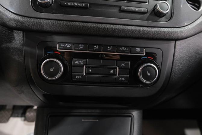 Volkswagen Tiguan I Рестайлинг с пробегом 2011 года, цена 899 000 рублей, 191157 км, внедорожник, Автокод Объявления