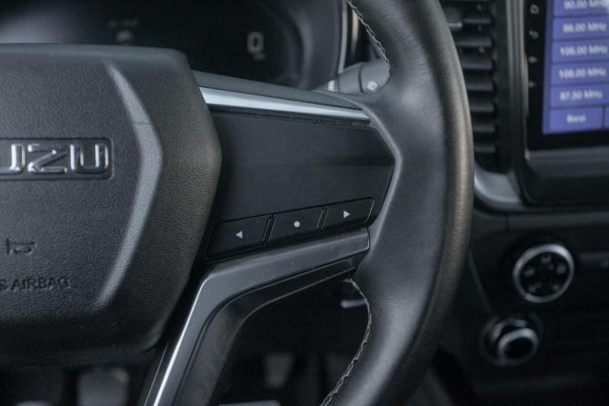 Isuzu D-Max III с пробегом 2024 года, цена 3 398 000 рублей, 35000 км, offers.body_type.unknown, Автокод Объявления