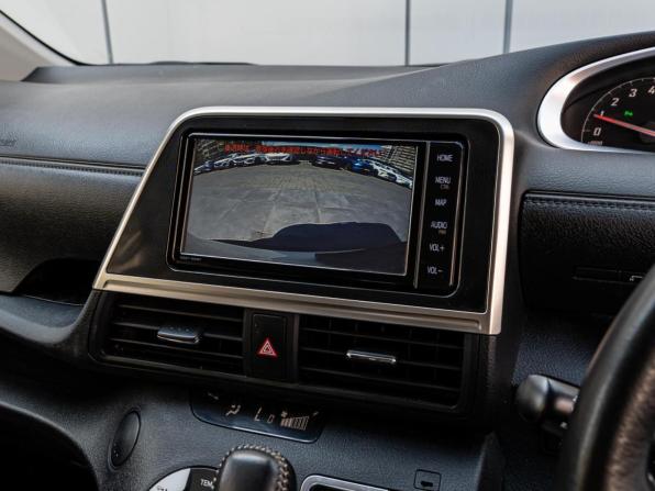 Toyota Sienta II Рестайлинг с пробегом 2021 года, цена 1 820 000 рублей, 83948 км, компактвэн, Автокод Объявления