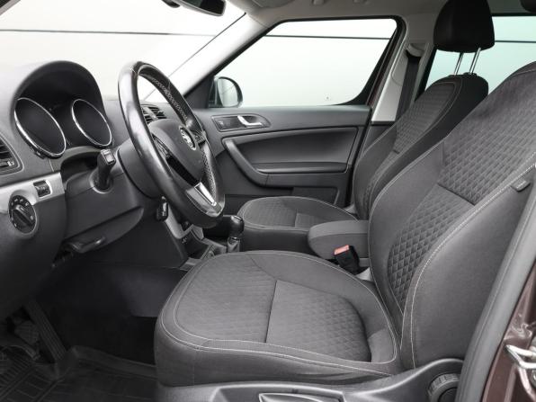 Skoda Yeti I Рестайлинг с пробегом 2016 года, цена 1 398 000 рублей, 90442 км, внедорожник, Автокод Объявления