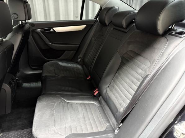 Volkswagen Passat B7 с пробегом 2011 года, цена 1 229 000 рублей, 129835 км, седан, Автокод Объявления