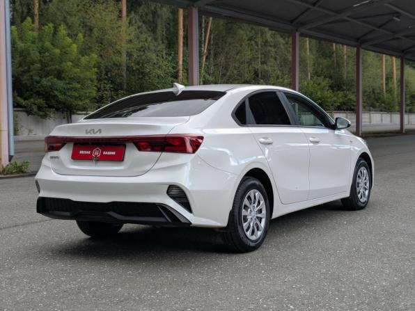 Kia Cerato IV Рестайлинг с пробегом 2022 года, цена 2 299 500 рублей, 42800 км, седан, Автокод Объявления