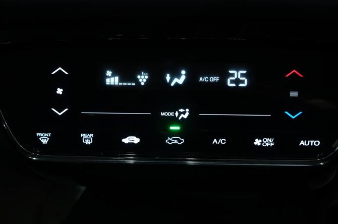 Honda Vezel I с пробегом 2015 года, цена 1 429 000 рублей, 114000 км, внедорожник, Автокод Объявления