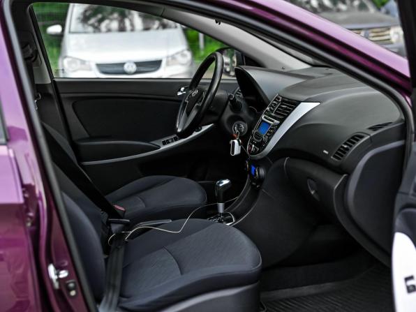 Hyundai Solaris I с пробегом 2013 года, цена 700 000 рублей, 213331 км, седан, Автокод Объявления