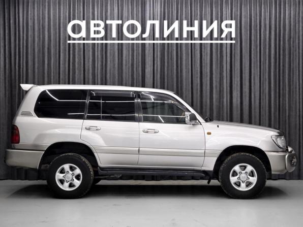 Toyota Land Cruiser 100 Series Рестайлинг 2 с пробегом 2005 года, цена 1 999 000 рублей, 340000 км, внедорожник, Автокод Объявления