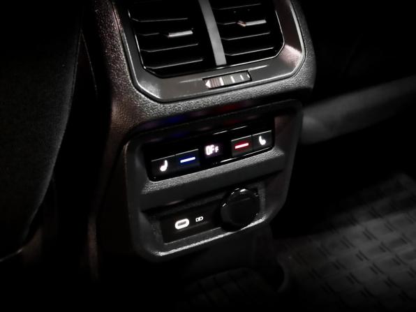 Volkswagen Tiguan II Рестайлинг с пробегом 2021 года, цена 4 215 000 рублей, 34083 км, внедорожник, Автокод Объявления
