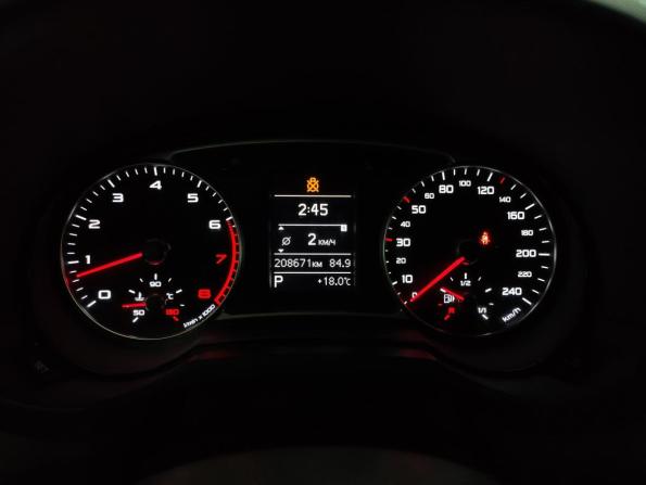 Audi A1 I (8X) с пробегом 2013 года, цена 795 000 рублей, 208582 км, хэтчбек, Автокод Объявления