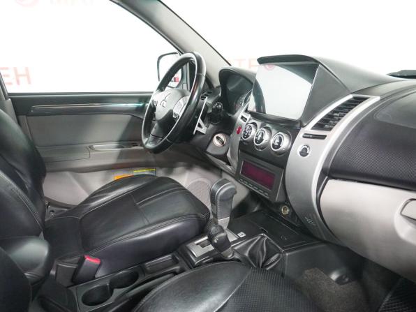 Mitsubishi Pajero Sport II Рестайлинг с пробегом 2014 года, цена 1 599 000 рублей, 277277 км, внедорожник, Автокод Объявления