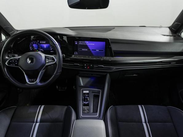 Volkswagen Golf VIII с пробегом 2021 года, цена 2 699 000 рублей, 60200 км, хэтчбек, Автокод Объявления