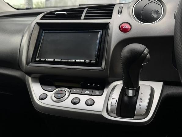 Honda Stream II Рестайлинг с пробегом 2012 года, цена 1 300 000 рублей, 182520 км, компактвэн, Автокод Объявления