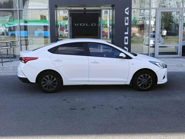 Hyundai Solaris II Рестайлинг с пробегом 2022 года, цена 1 574 000 рублей, 53497 км, седан, Автокод Объявления