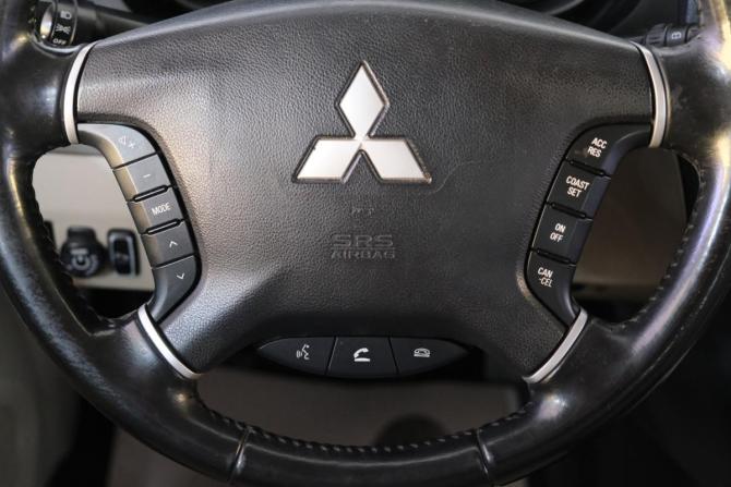 Mitsubishi Pajero IV Рестайлинг 2 с пробегом 2017 года, цена 3 199 000 рублей, 101200 км, внедорожник, Автокод Объявления