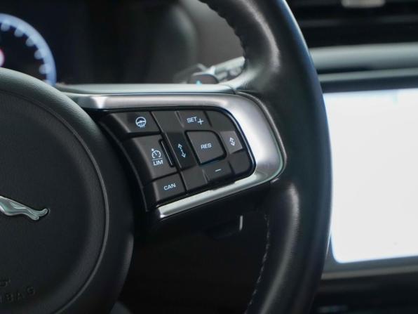 Jaguar F-Pace I с пробегом 2017 года, цена 3 449 033 рубля, 64393 км, внедорожник, Автокод Объявления