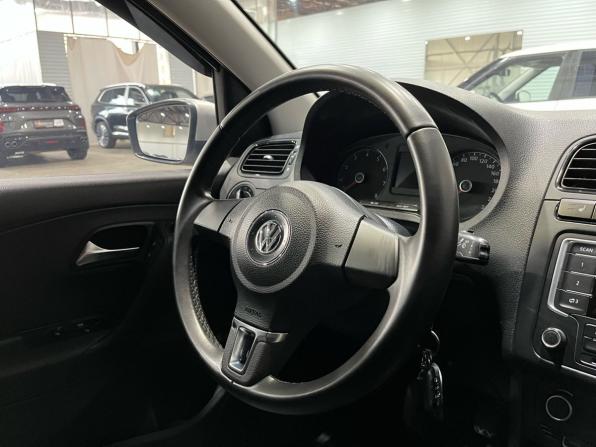 Volkswagen Polo V Рестайлинг с пробегом 2015 года, цена 550 000 рублей, 170933 км, седан, Автокод Объявления