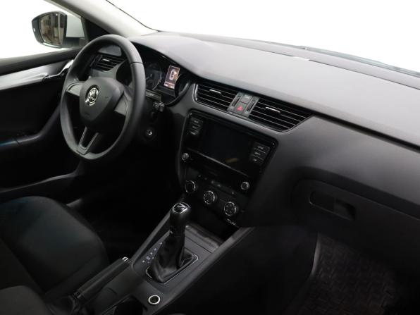 Skoda Octavia III (A7) Рестайлинг с пробегом 2019 года, цена 1 610 000 рублей, 117063 км, лифтбек, Автокод Объявления