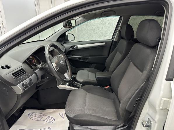 Opel Astra H Рестайлинг с пробегом 2013 года, цена 829 000 рублей, 96751 км, хэтчбек, Автокод Объявления