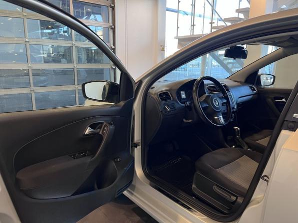 Volkswagen Polo V с пробегом 2014 года, цена 1 045 000 рублей, 94877 км, седан, Автокод Объявления